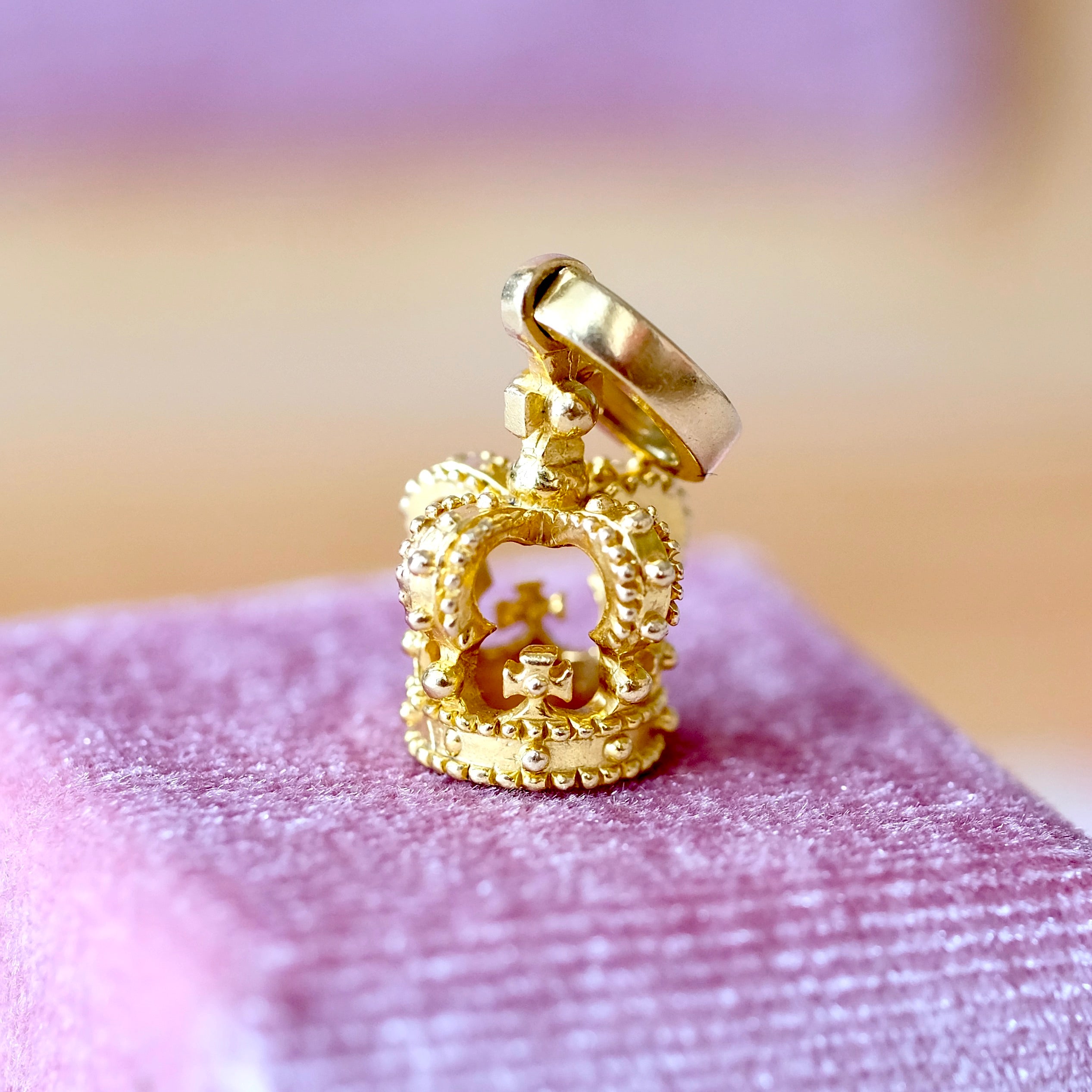 14KY IF & Co. King's Crown Pendant