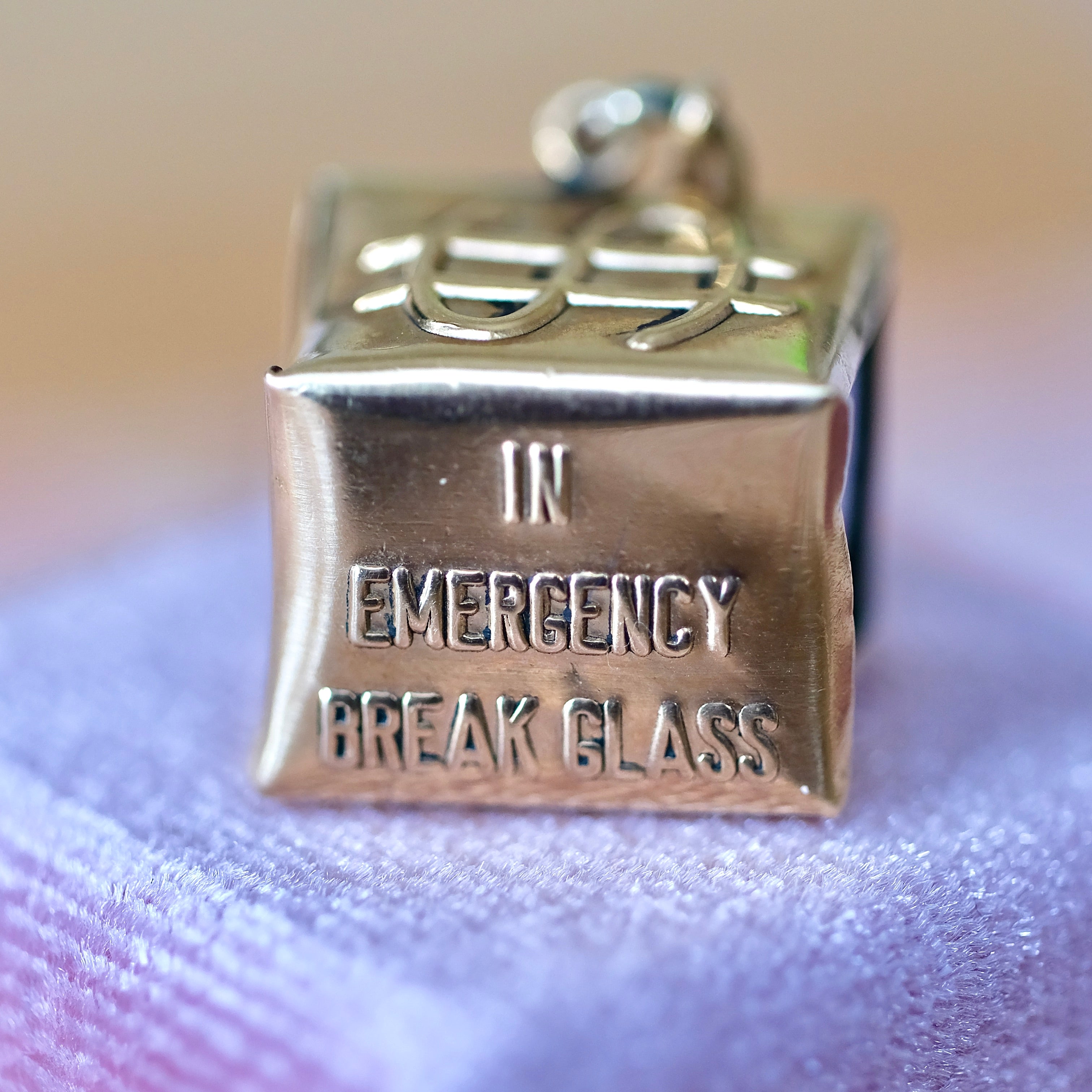 UNIQUE 14K Real Yellow Gold Mad Money Pendant/Charm "Emergency Money"