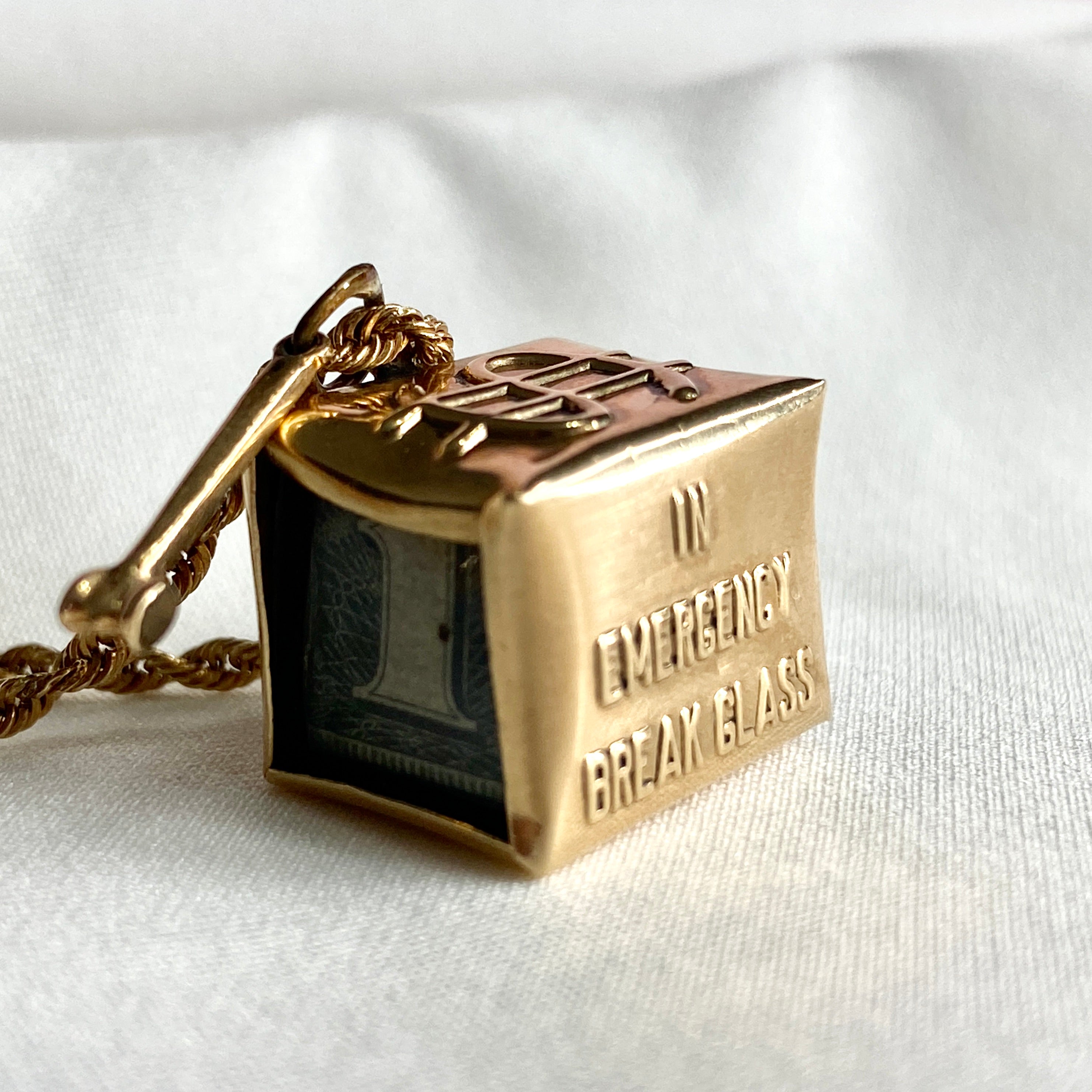 UNIQUE 14K Real Yellow Gold Mad Money Pendant/Charm "Emergency Money"