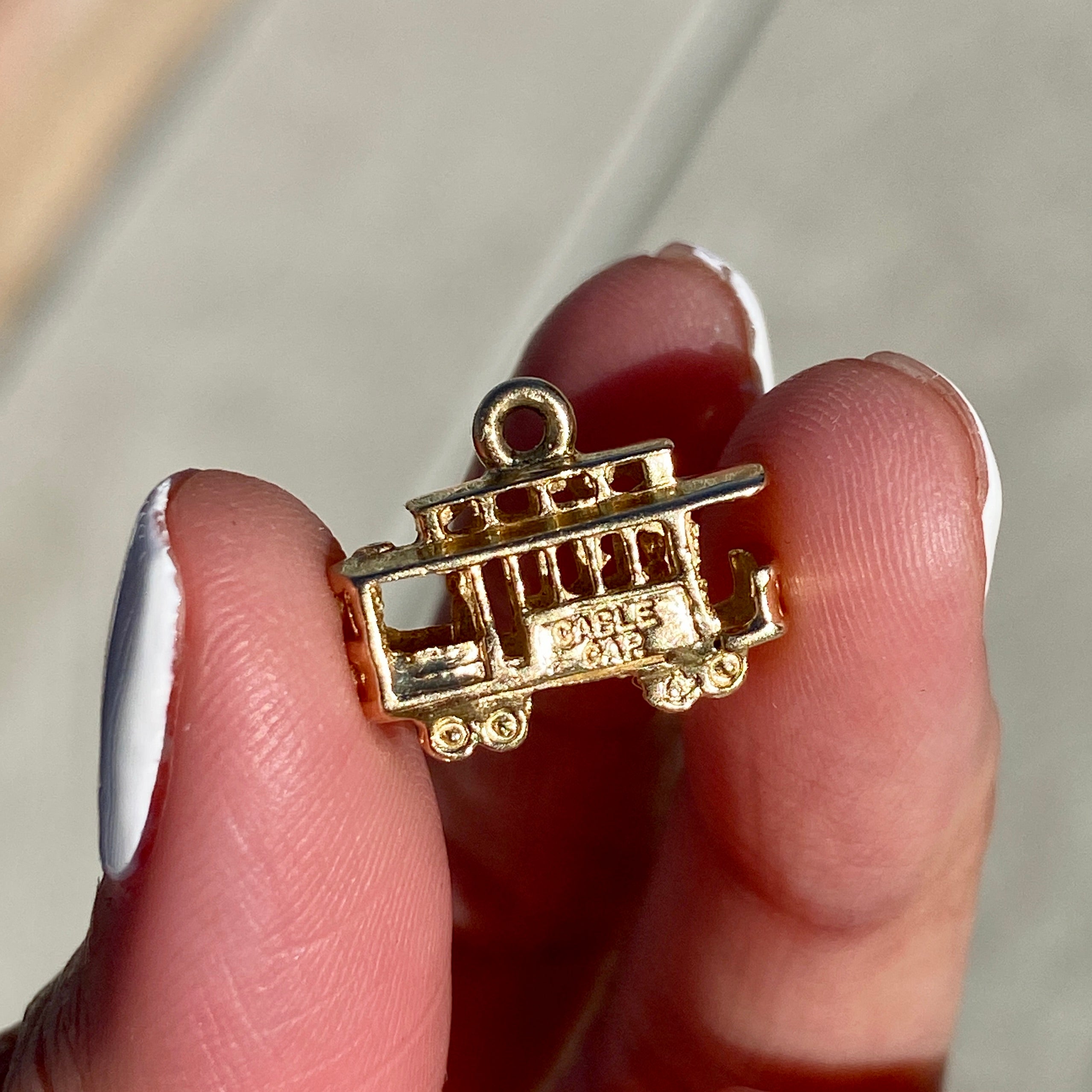 14K Yellow Gold 3D Cable Card Pendant