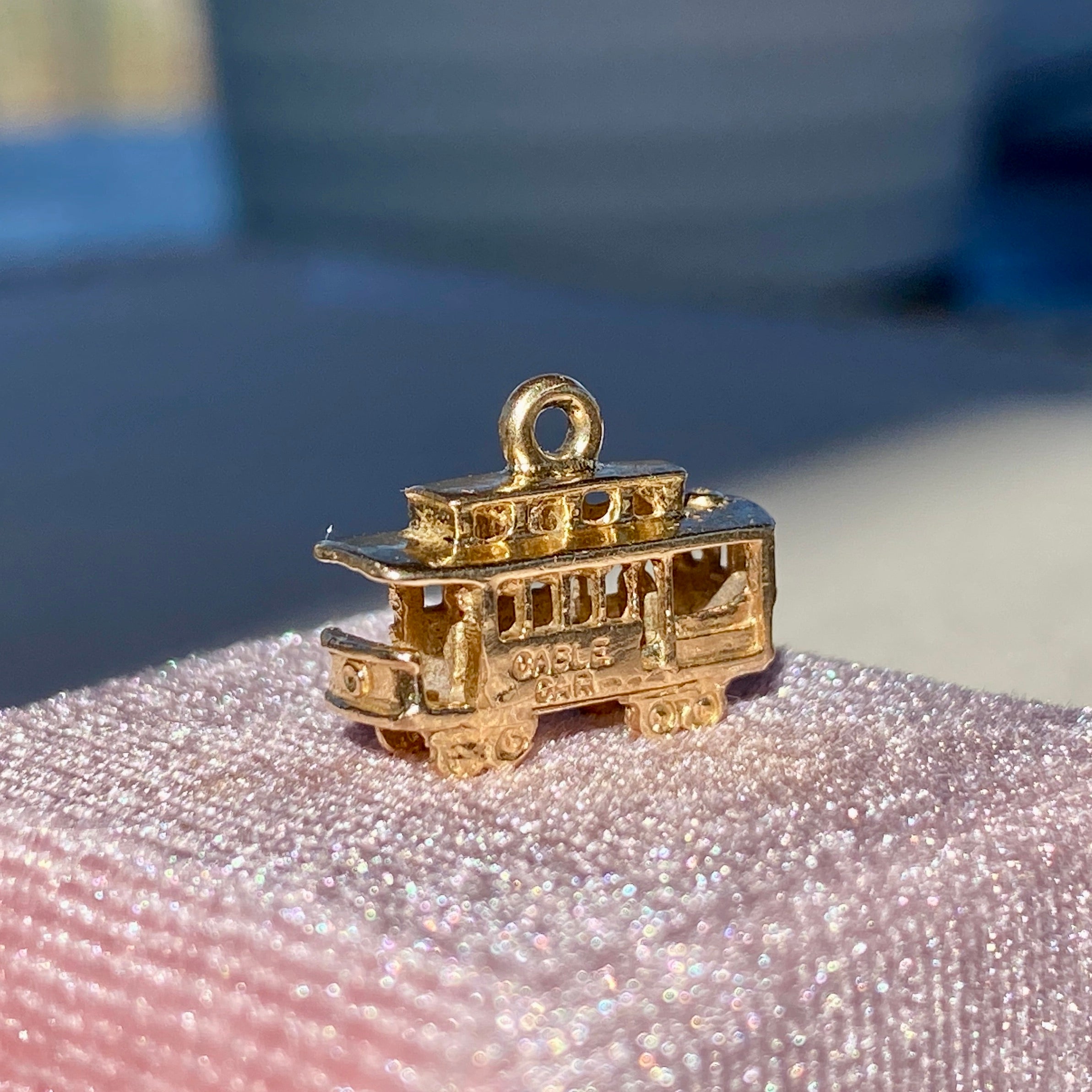 14K Yellow Gold 3D Cable Card Pendant