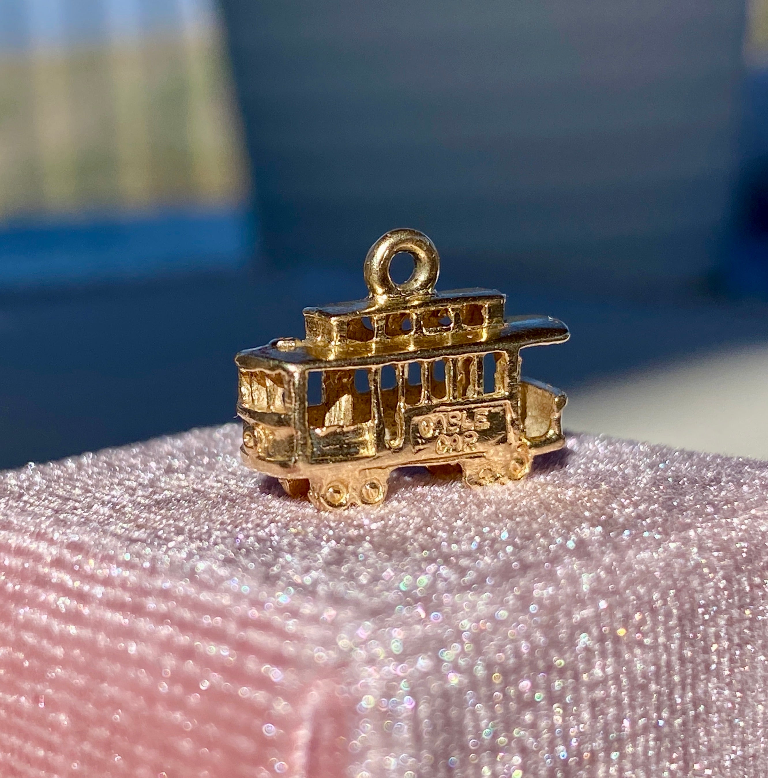 14K Yellow Gold 3D Cable Card Pendant