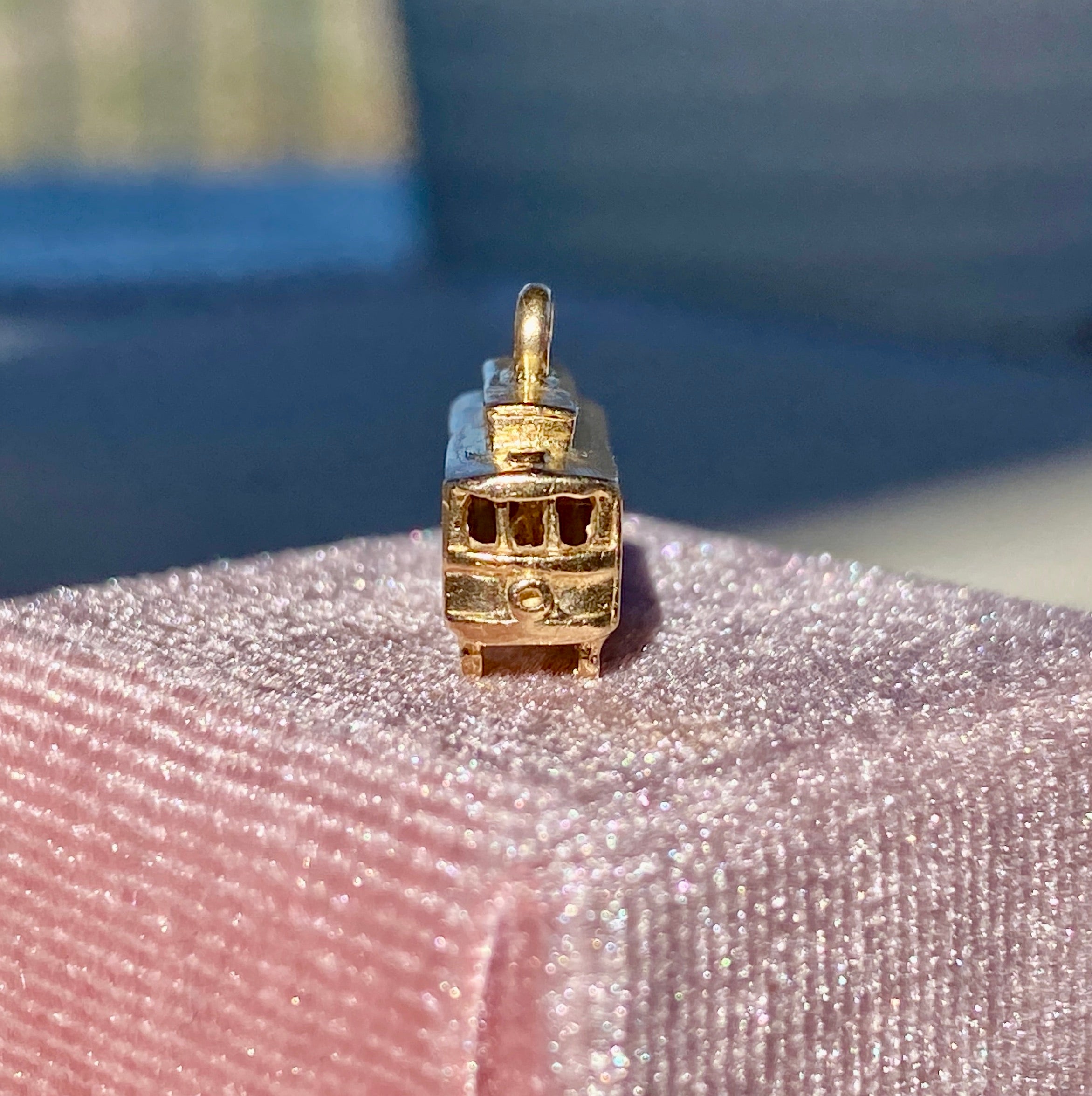 14K Yellow Gold 3D Cable Card Pendant