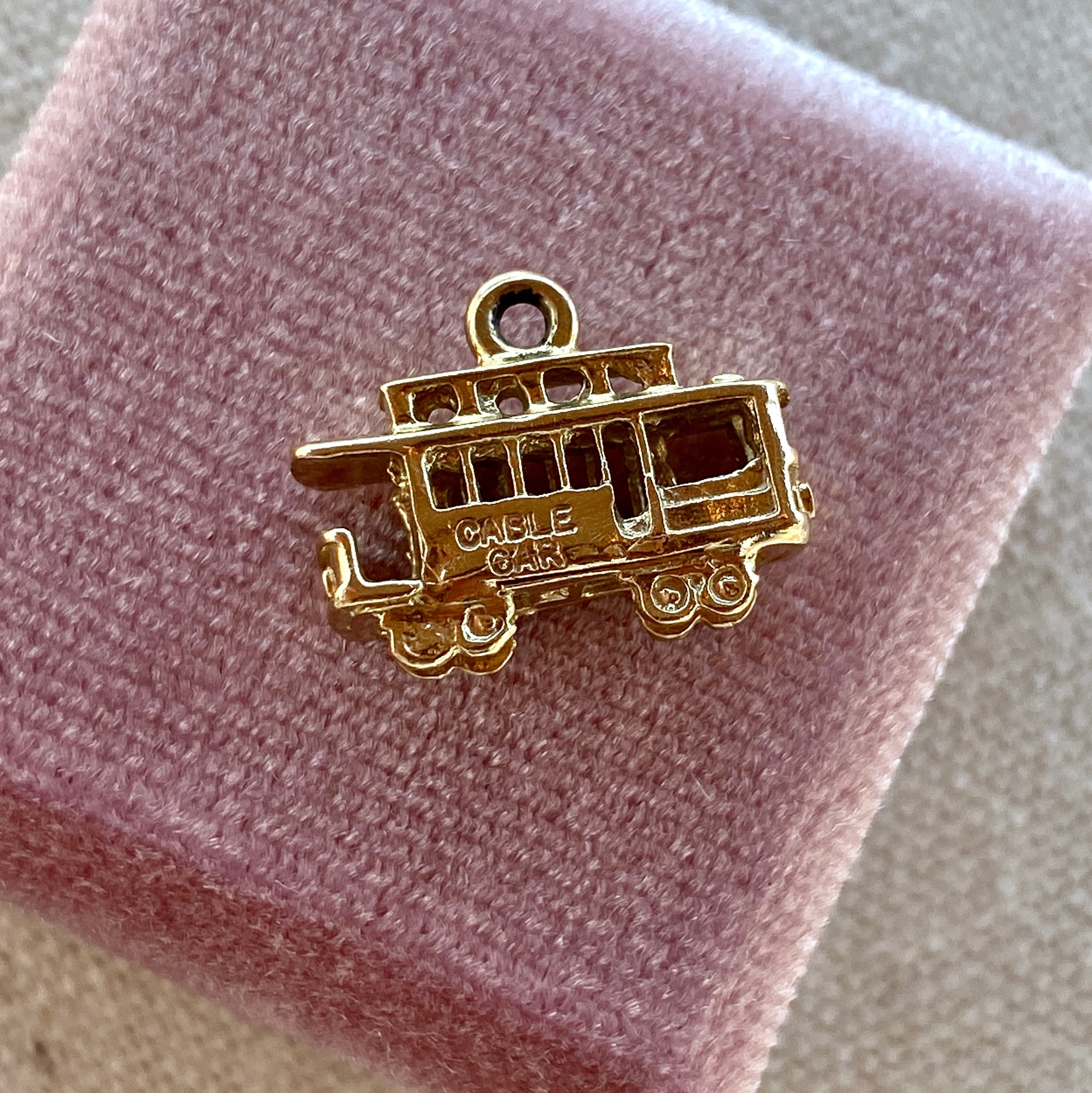 14K Yellow Gold 3D Cable Card Pendant