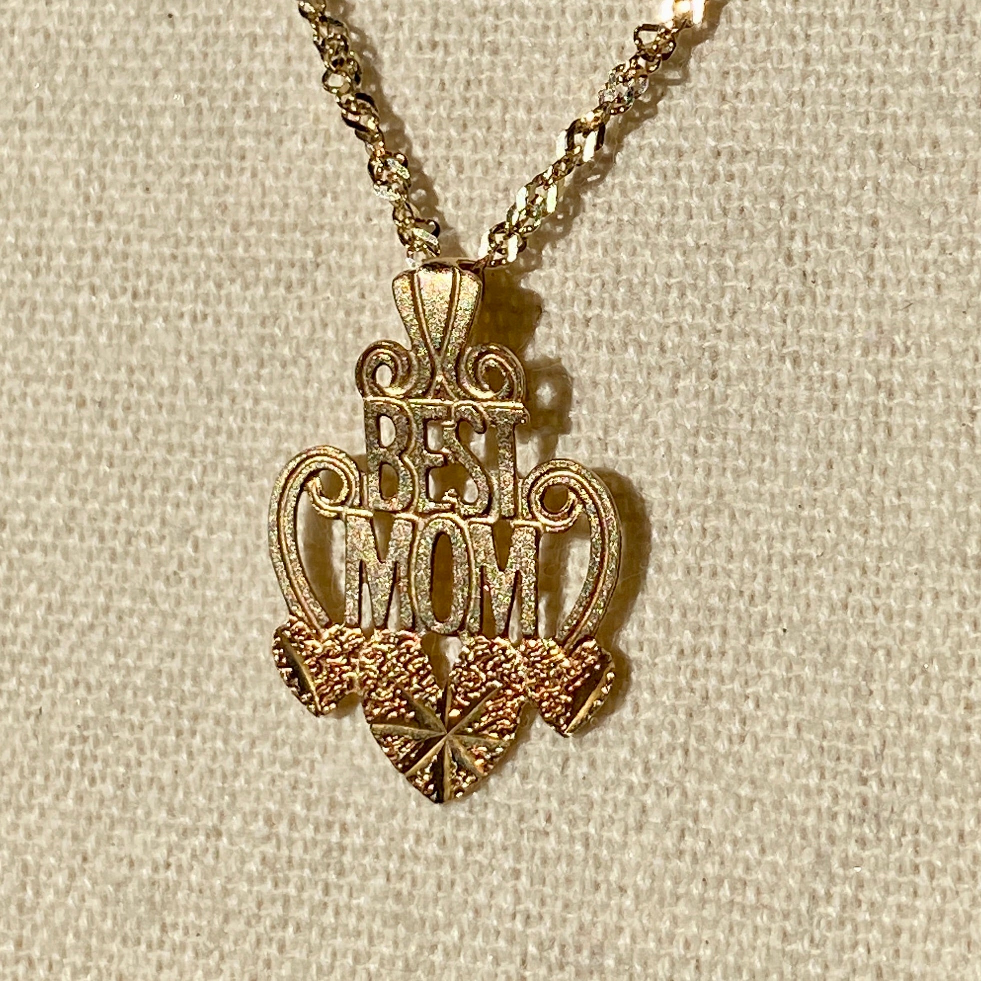 14K Yellow Gold "Best Mom" Pendant