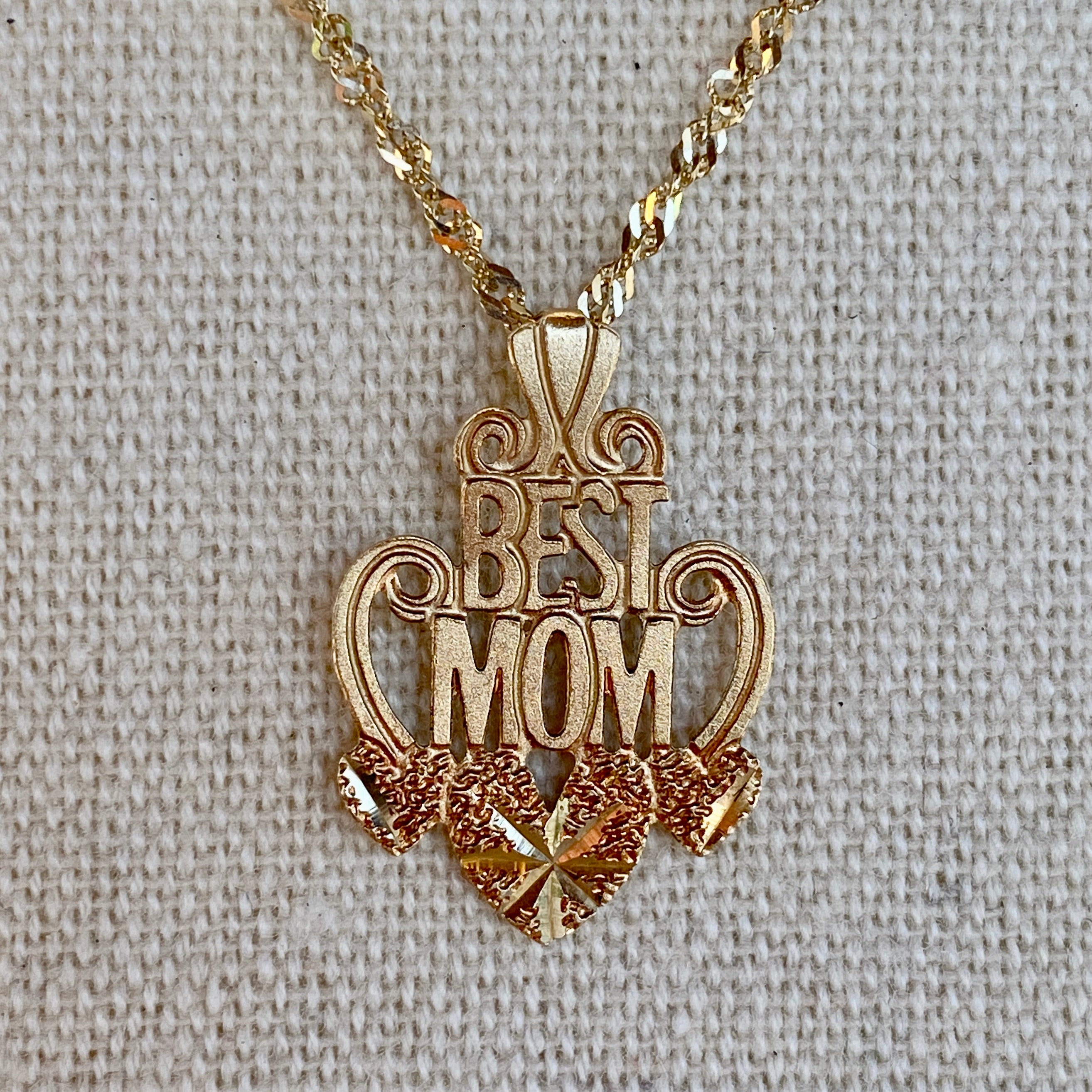 14K Yellow Gold "Best Mom" Pendant
