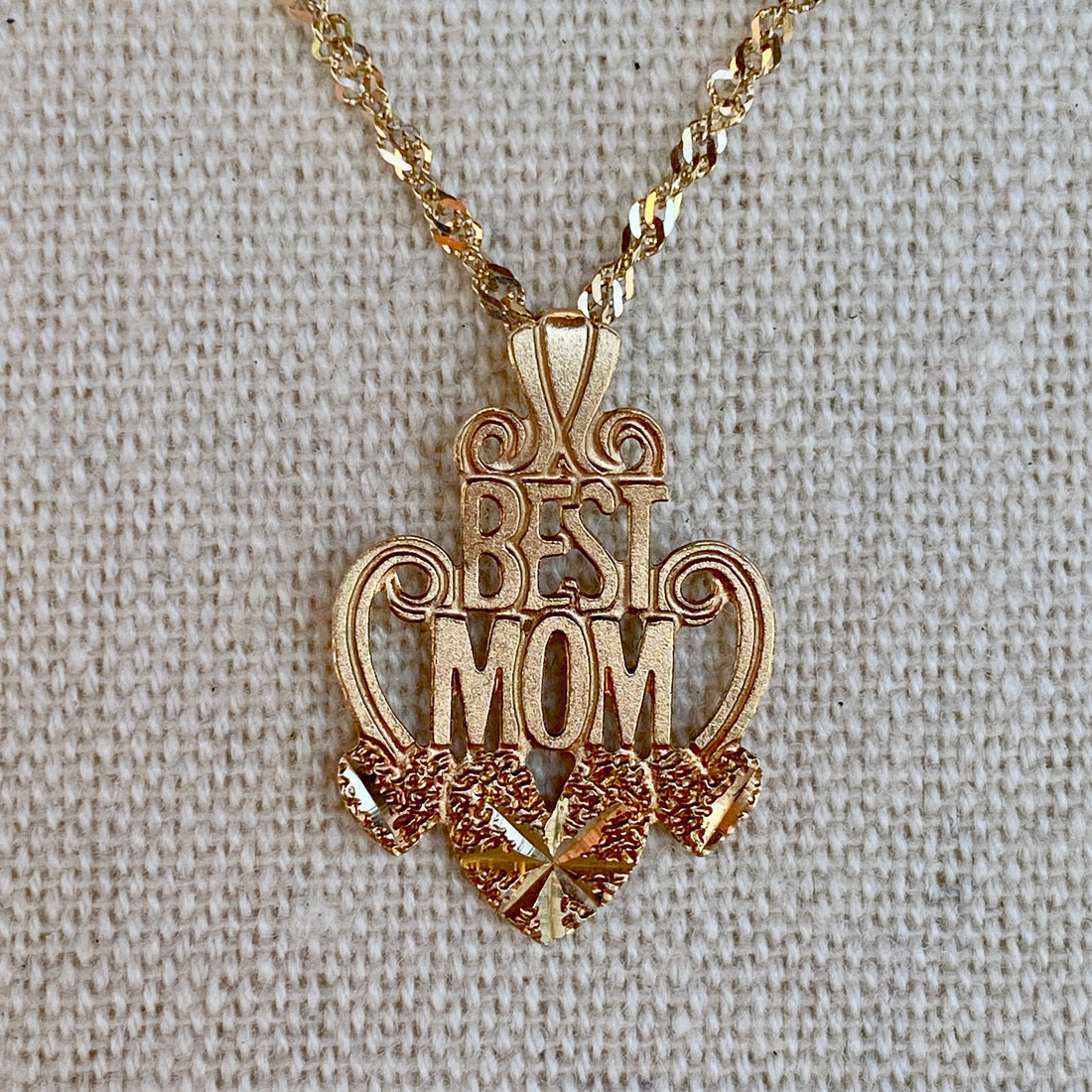 14K Yellow Gold "Best Mom" Pendant
