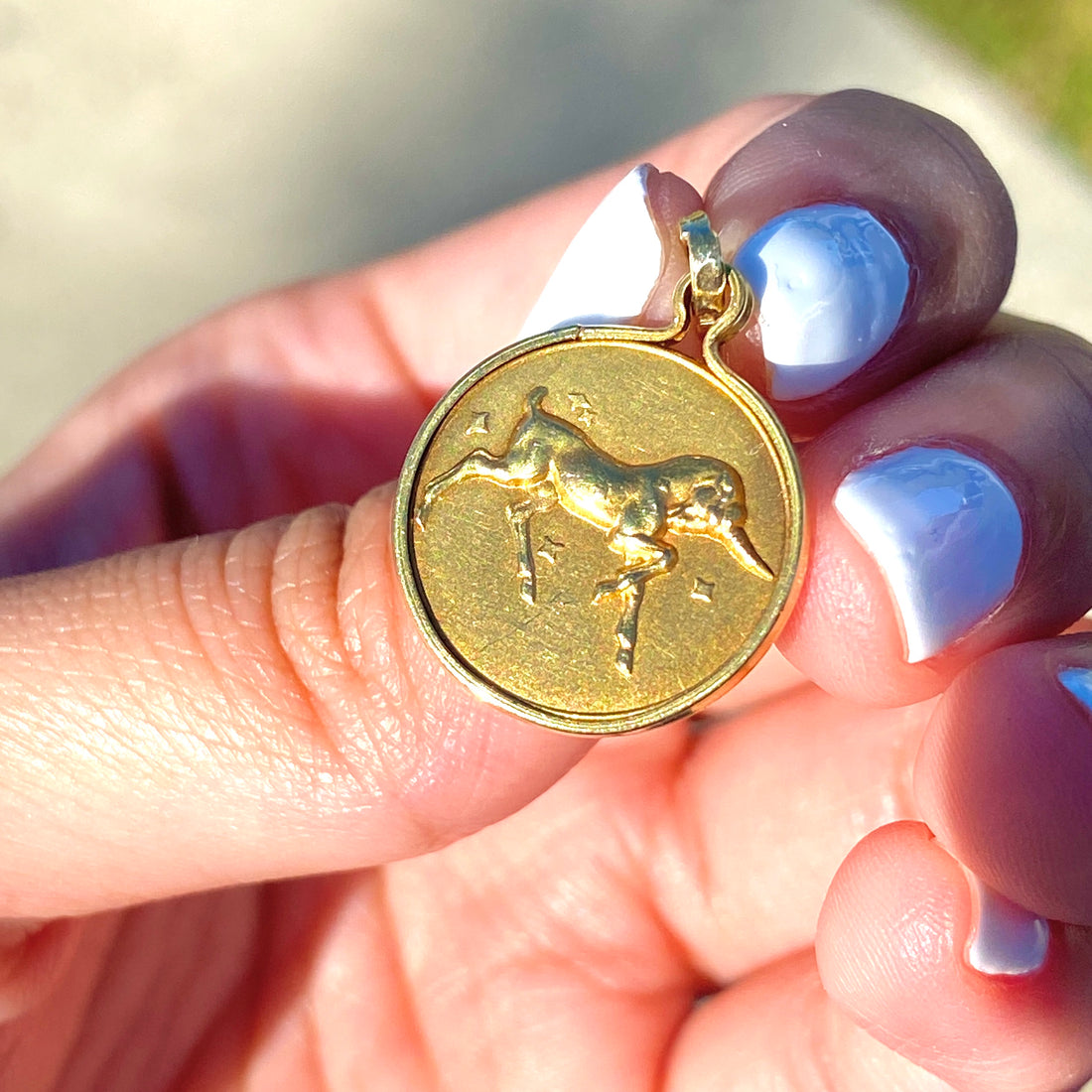 18KY Vintage Unicorn Pendant