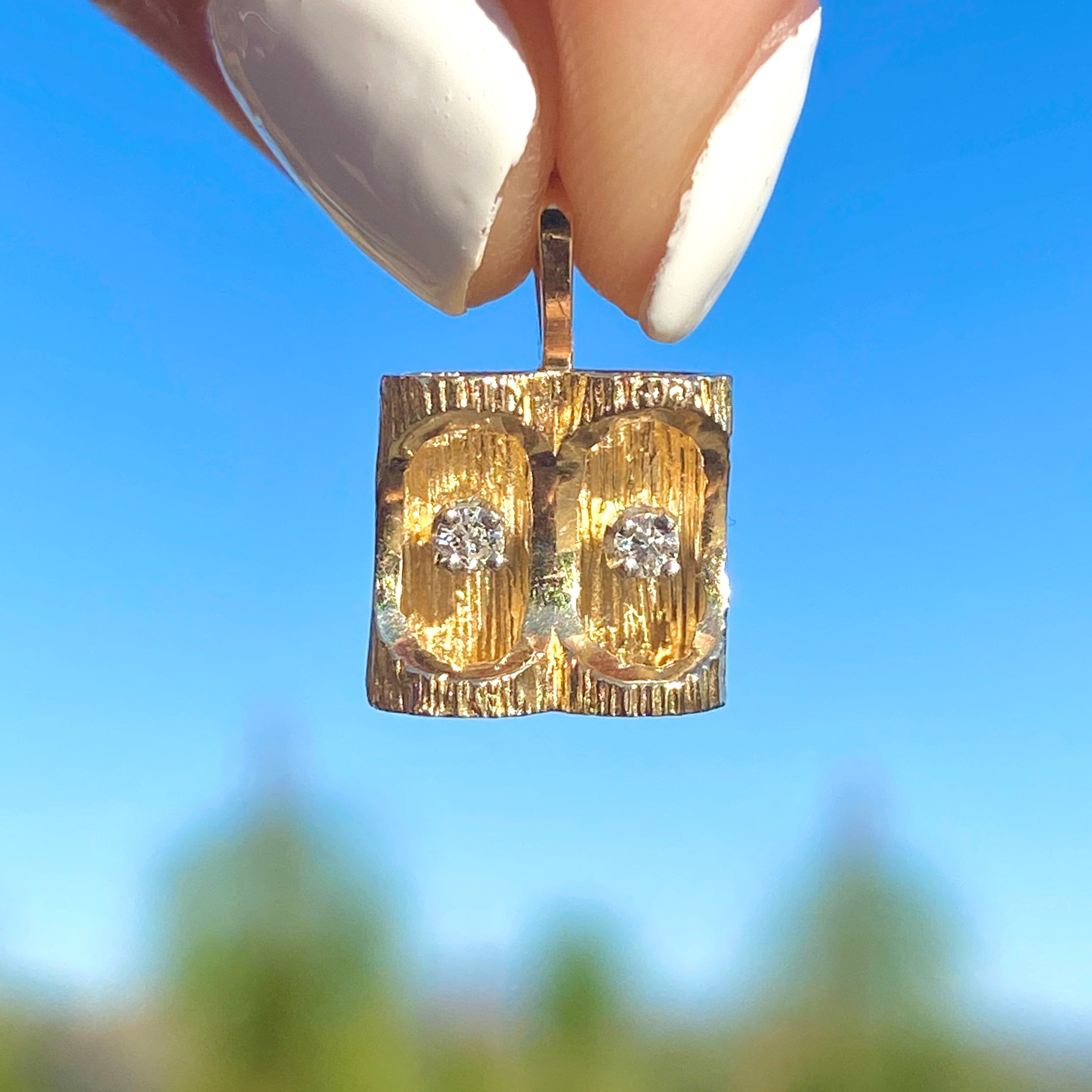 14K Real Yellow Gold Bark Finish Set with Genuine Diamonds Pendant