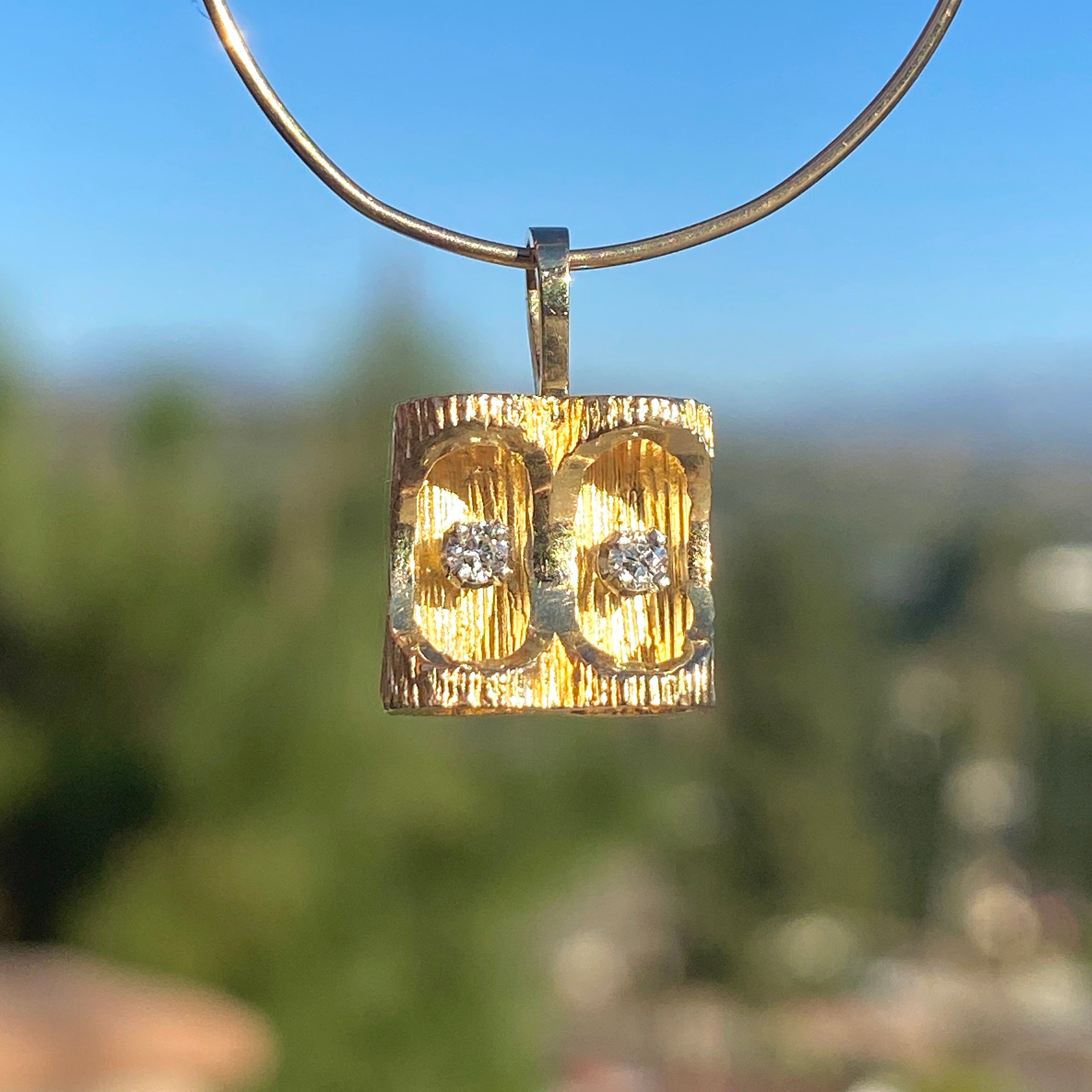 14K Real Yellow Gold Bark Finish Set with Genuine Diamonds Pendant