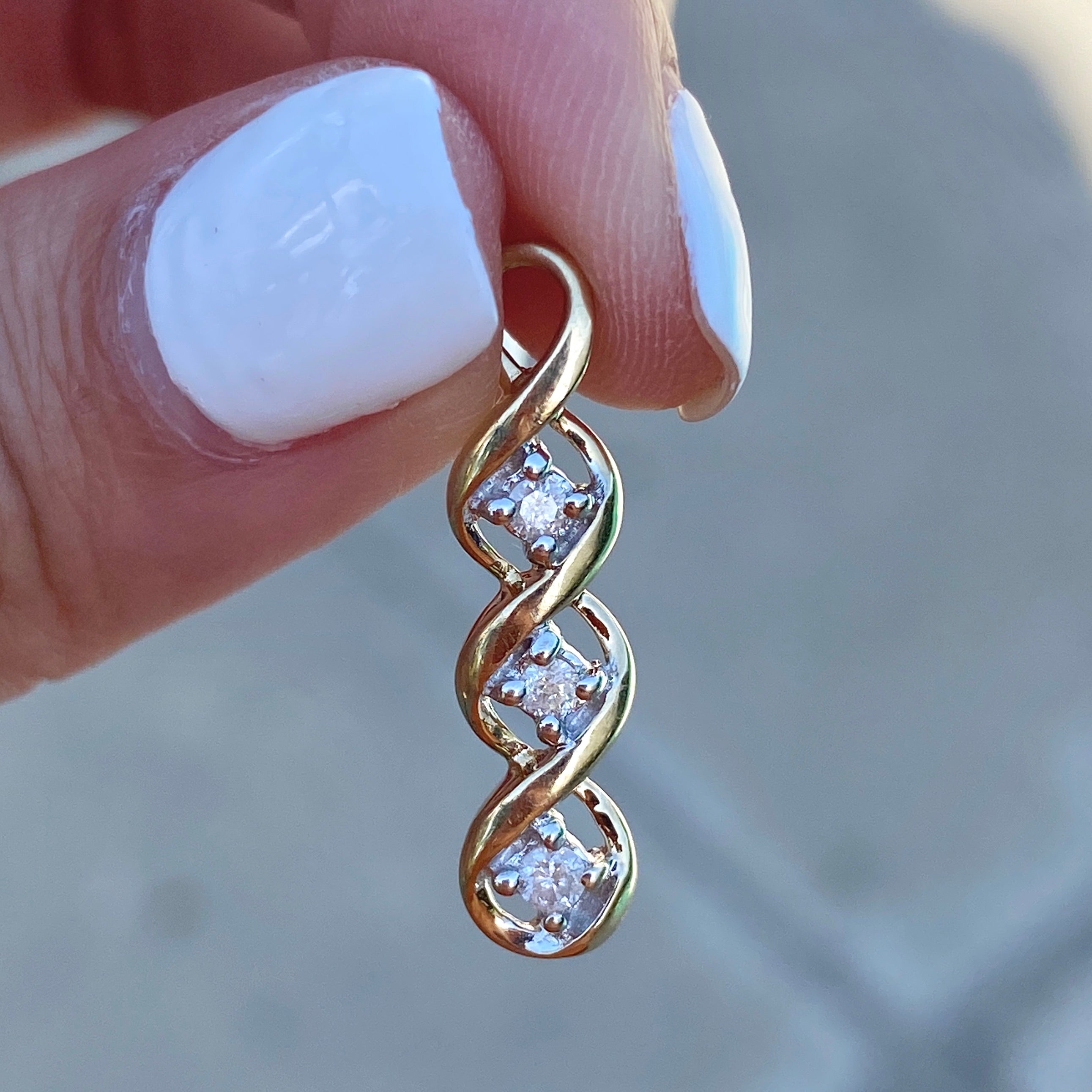 10KY Triple Infinity Pendant