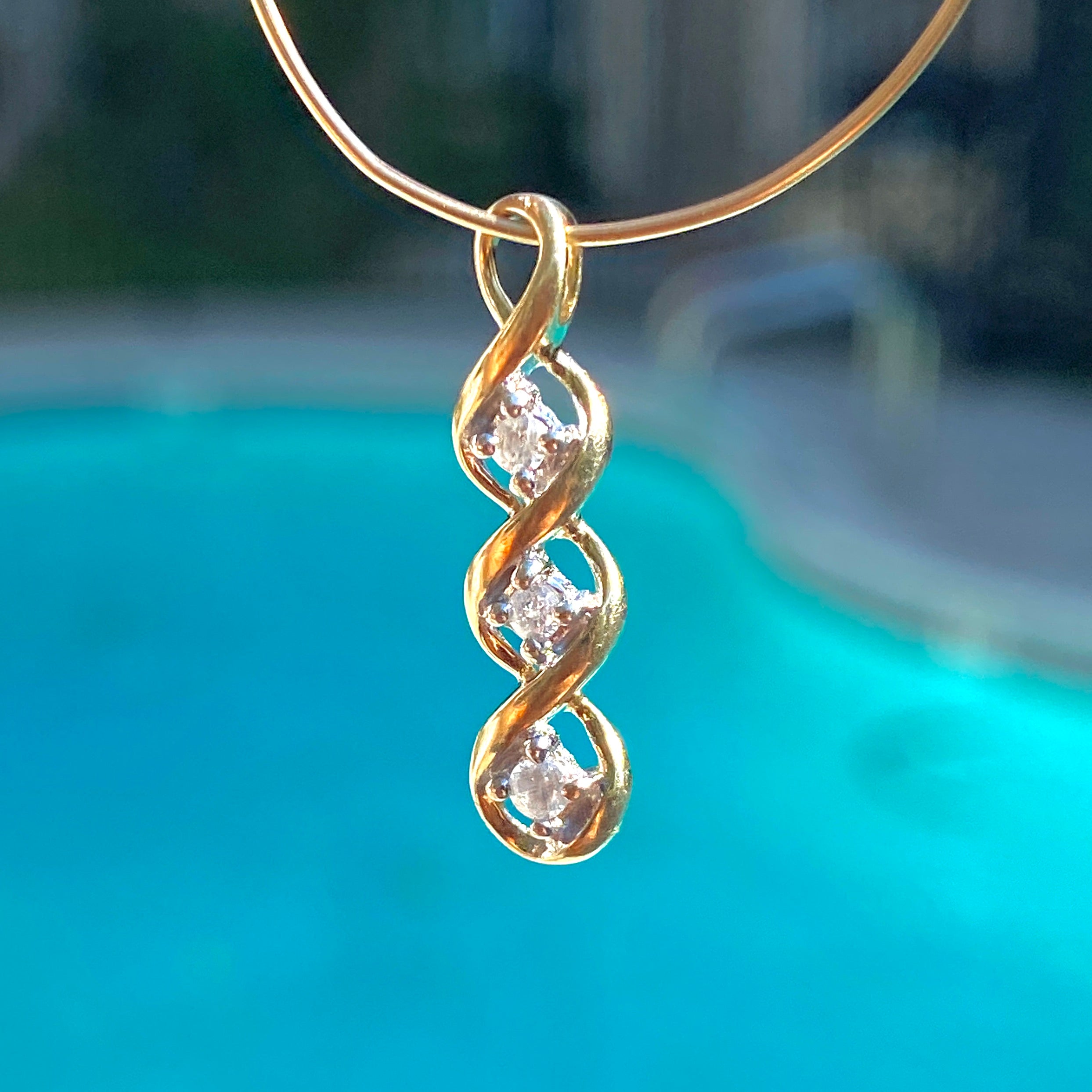 10KY Triple Infinity Pendant