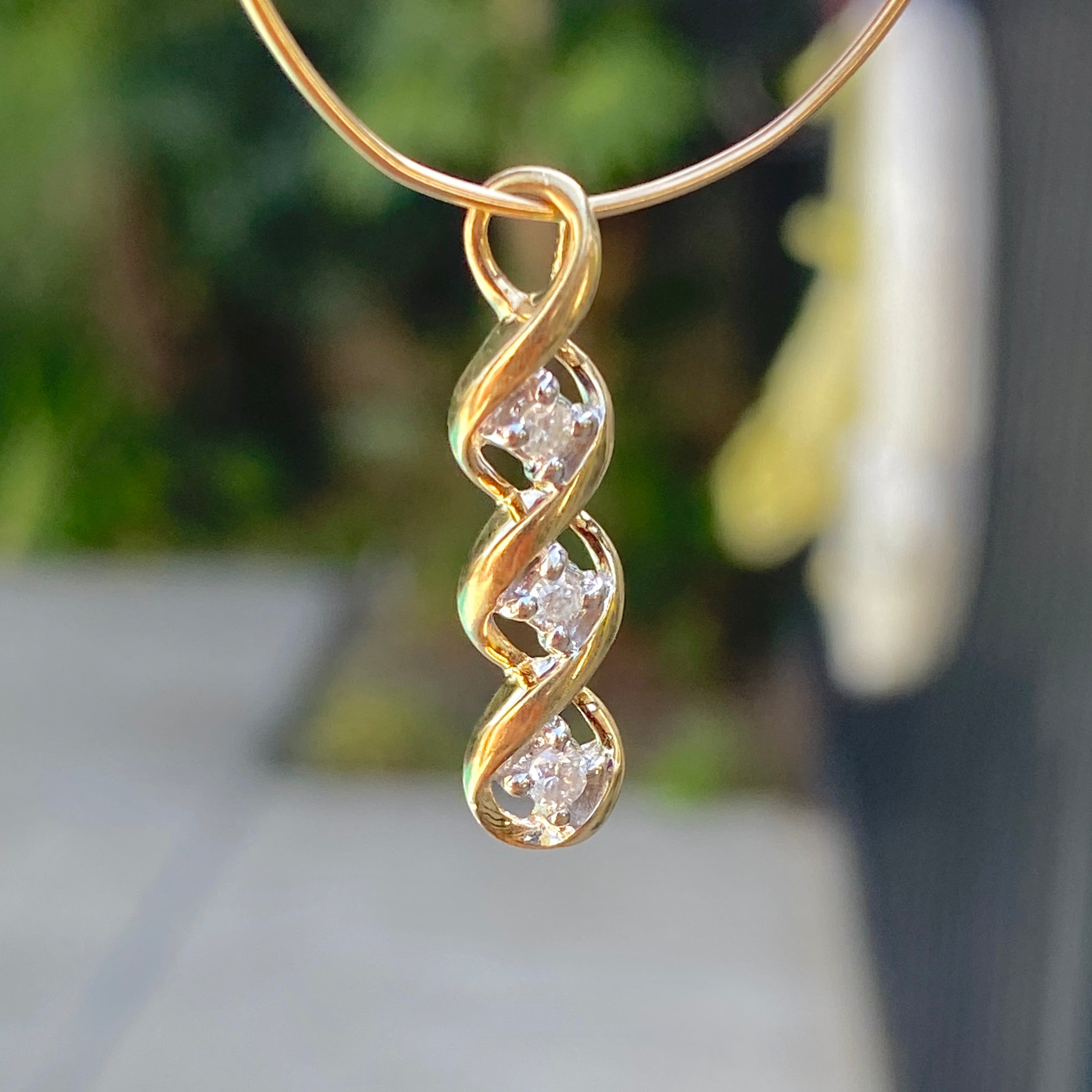 10KY Triple Infinity Pendant