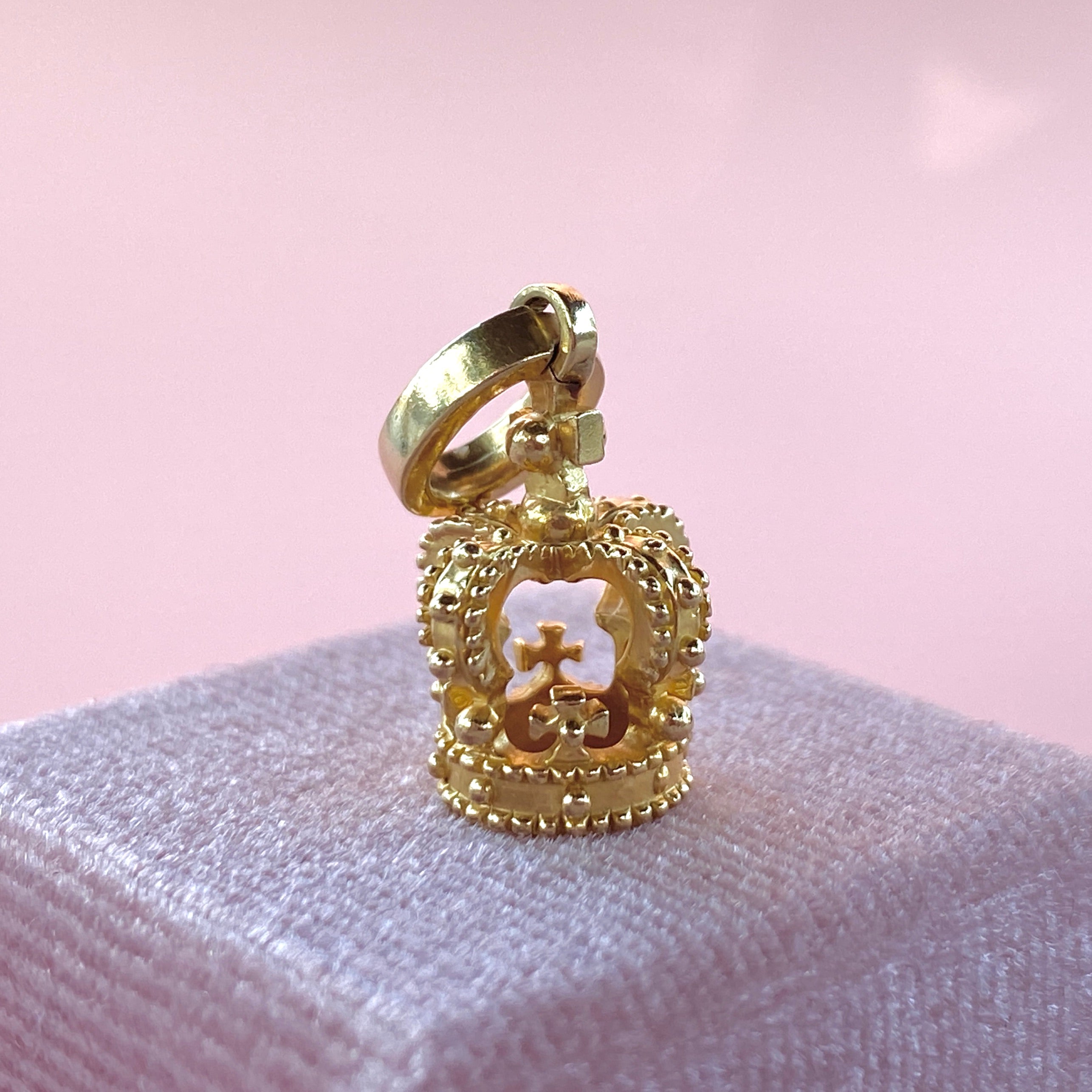 14KY IF & Co. King's Crown Pendant