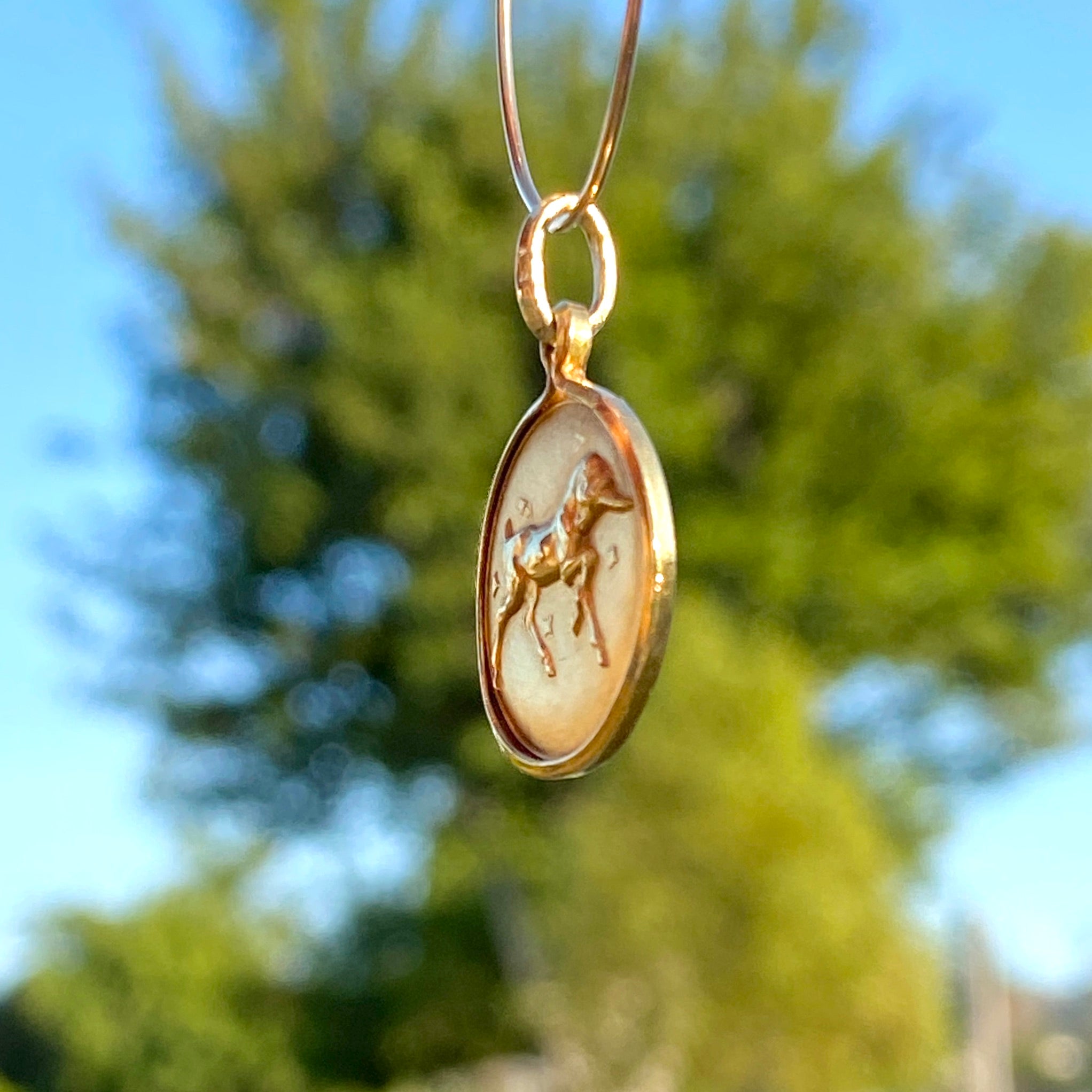 18KY Vintage Unicorn Pendant